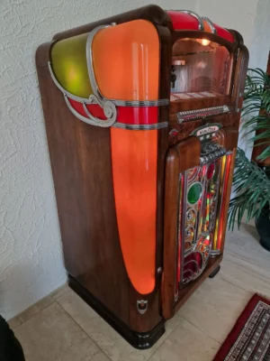 Wurlitzer 700 jukebox For Sale